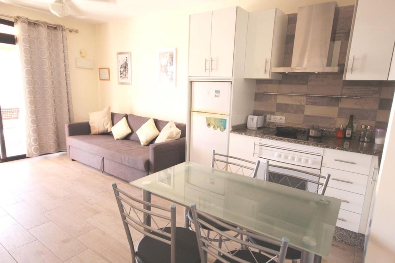 Apartment With Terrace On The Seafront In Playa Fanabe Адехе Екстериор снимка