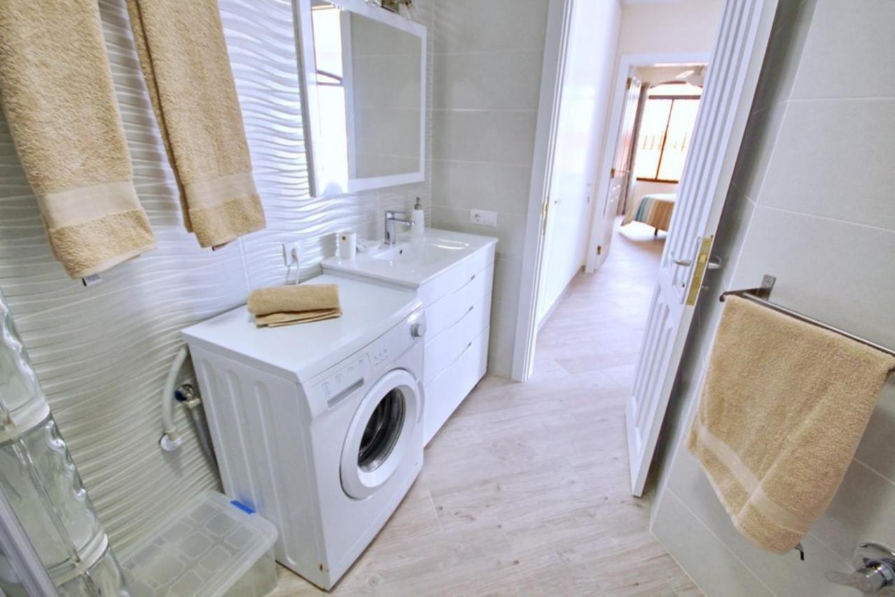 Apartment With Terrace On The Seafront In Playa Fanabe Адехе Екстериор снимка